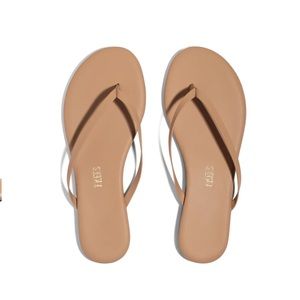 TKEES Foundations Sandal size 9